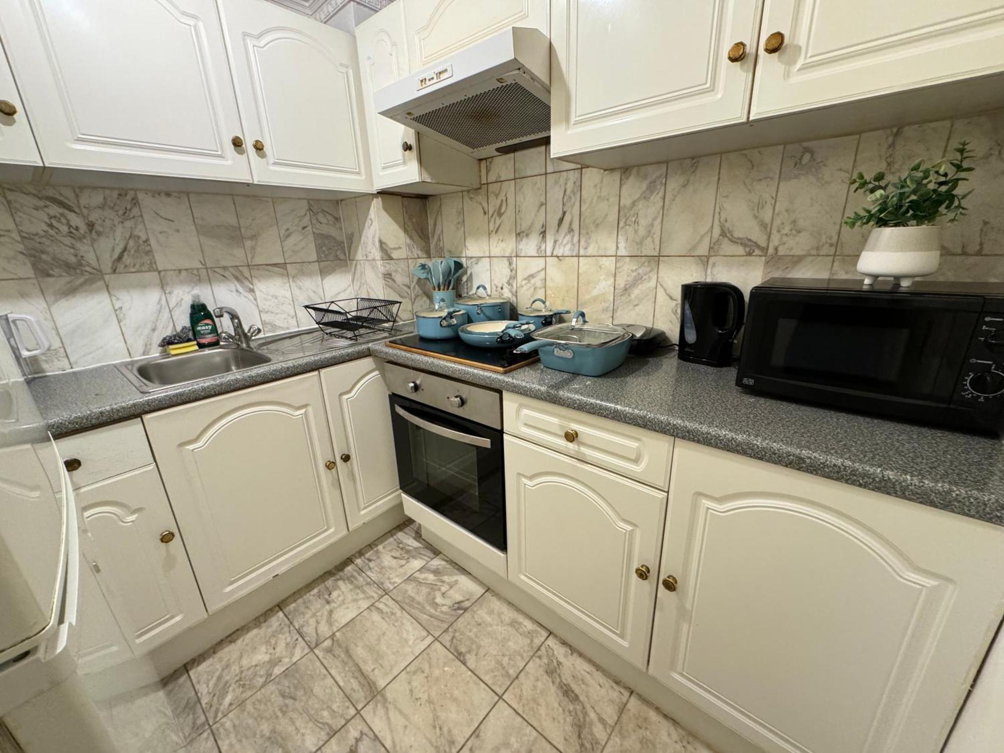 Central And Affordable Flat For 6 People In Zone 1 - Baker Street - With Breakfast Included ロンドン エクステリア 写真